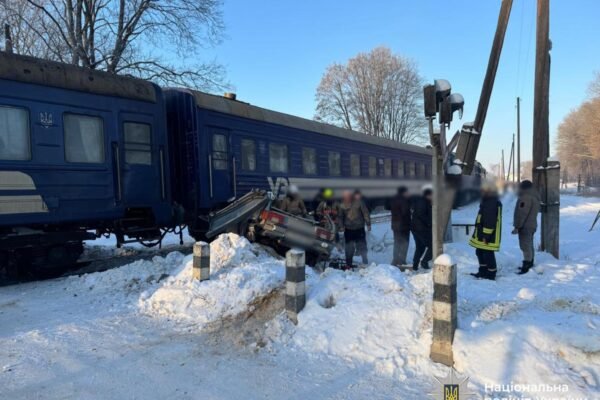 Внаслідок ДТП за участю потяга на Прикарпатті помер 82-річний чоловік: поліція відкрила кримінальне провадження