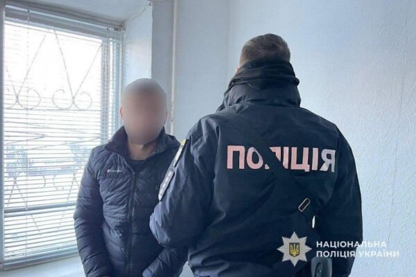 У Кривому Розі чоловік методично втирався у довіру до людей і викрадав їхнє майно