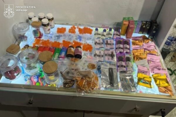 Цукерки з канабісом: у магазині в центрі Львова продавали товари з вмістом наркотиків