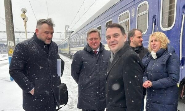 До України прибув керівник МЗС Чехії