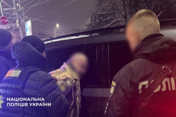 Від двох до чотирьох тисяч доларів за зняття з розшуку: На Тернопільщині затримали інструктора ТЦК