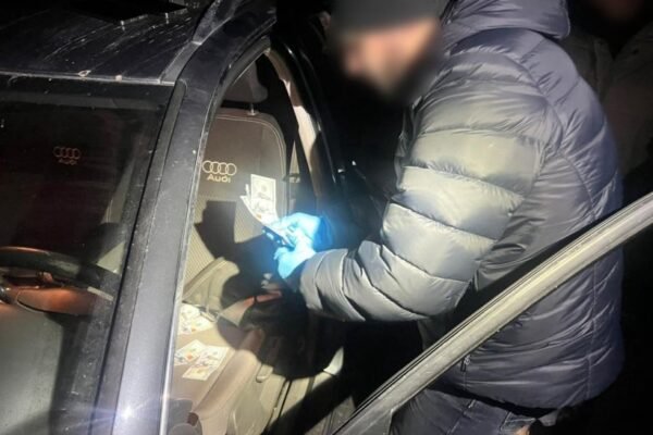 Під час спроби незаконно виїхати з країни на Одещині затримали ухилянта та переправників