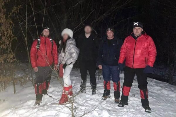 У новорічну ніч в Карпатах заблукали двоє туристів з Сум
