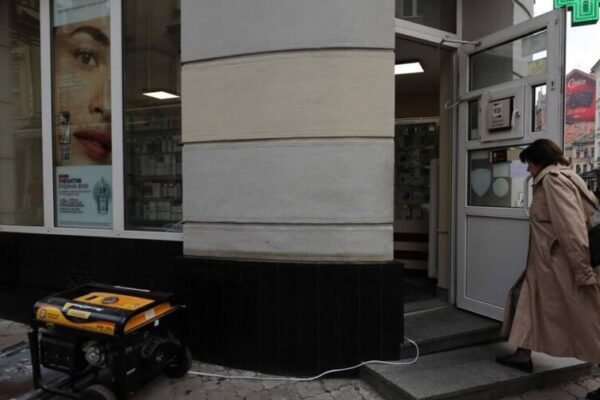 У Львові супермаркетам та аптекам рекомендують забезпечити двотижневий запас товарів