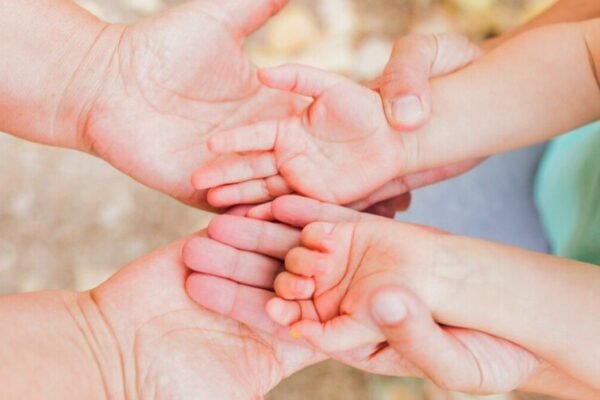 У Львівській громаді четверо дітей від сьогодні мають дім та сім’ю