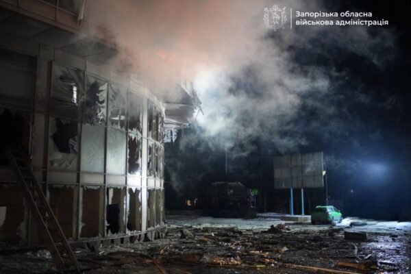 Окупанти атакували Запоріжжя: Зафіксовано щонайменше дві пожежі (ФОТО, ВІДЕО)