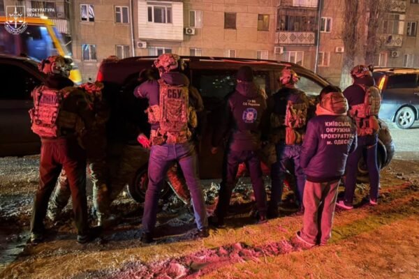 В Одесі викрили трьох працівників ТЦК, які викрали чоловіка та вимагали від нього 6 тисяч доларів