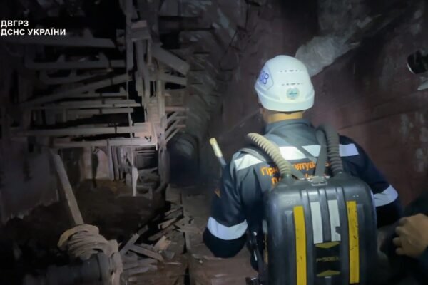 У Кривому Розі підняли на поверхню шахтарів, які застрягли під землею