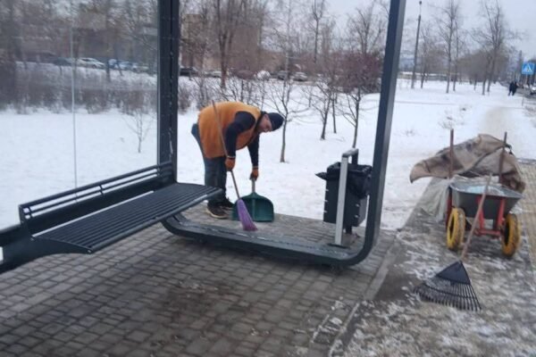 У Кривому Розі вандали трощать зупинки громадського транспорту