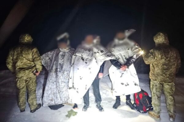 На кордоні з Молдовою затримали трьох чоловіків в антитепловізорних плащах
