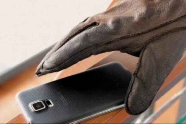 Зайшов до готелю і вкрав телефон у адміністратора: На Дніпропетровщині затримали крадія