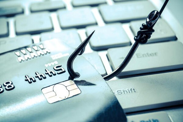 На Дніпропетровщині жінка набрала кредитів на батьків і опинилася на лаві підсудних