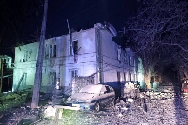 Вночі 4 лютого ворог масовано вдарив дронами по Одесі. Є потерпілі та руйнування