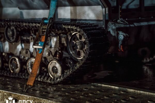 Прикордонники розповіли, як і для чого використовують наземні дрони (ФОТО)