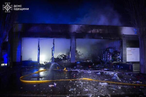 Ворог вночі вдарив по Одесі. Уражено цивільну та критичну інфраструктуру