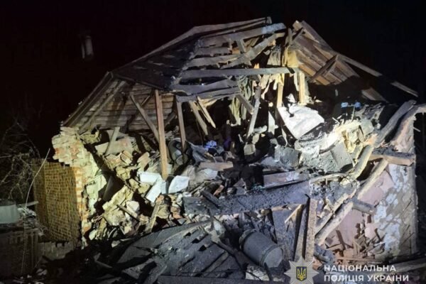 Під ранок росіяни скинули КАБ на Суми: Зруйновані будинки, серед поранених – діти