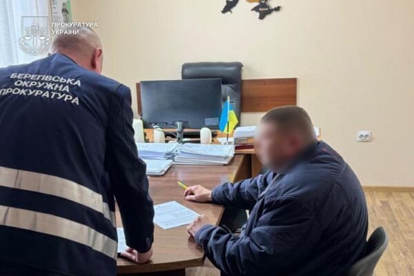 На Закарпатті місцевий депутат незаконно захопив частину лісу і збудував там офіс