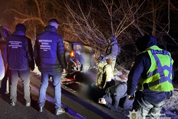 7 тисяч доларів за виїзд до ЄС: На Прикарпатті викрили схему переправлення чоловіків за кордон