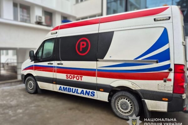 На трасі біля Львова водій приватної «швидкої», перебуваючи у стані наркотичного сп’яніння, збив 10-річну дівчинку