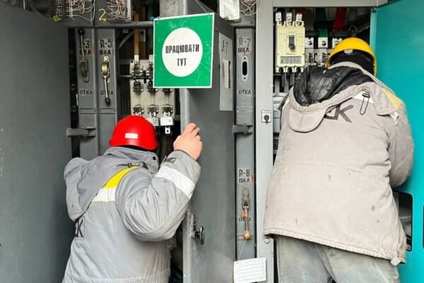 У Нікополі через ворожий обстріл запровадили спецграфік увімкнення світла