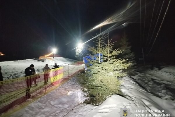 На Драгобраті під час спуску на тюбінгу травмувався 10-річний хлопчик: Поліція з’ясовує обставини