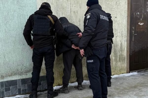 З’явилося відео, як прикордонники з правоохоронцями затримали виконавицю теракту у Львові