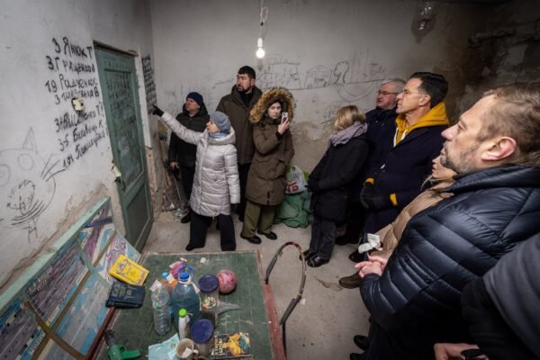 Генсек НАТО побував у сумнозвісному підвалі школи в Ягідному на Чернігівщині