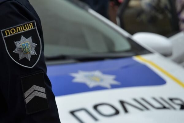 На Закарпатті в будинок поліцейського кинули гранату