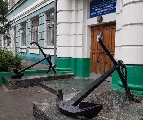 У Дніпрі на прибирання колишньої будівлі флотилії витратять майже 2 млн грн