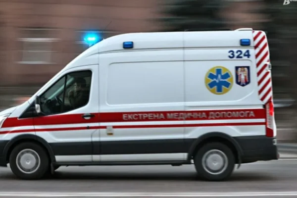 Під Павлоградом медики прийняли екстрені пологи у 18-річної дівчини у кареті “швидкої”