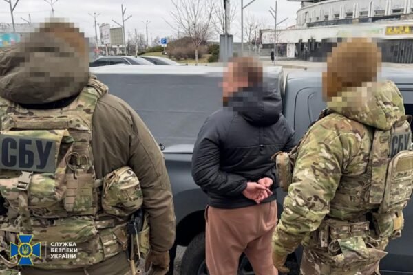 Видурювали гроші іноземців під виглядом інвестицій в електронних біржах: у Дніпрі накрили банду шахраїв