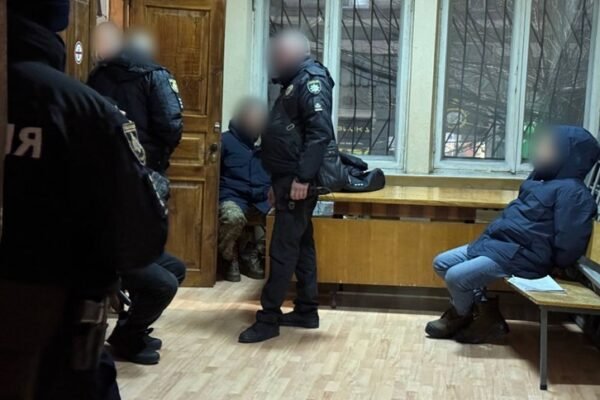 У Дніпрі обрали міру запобіжного заходу трьом представникам ТЦК, яких підозрюють у смертельному побитті чоловіка