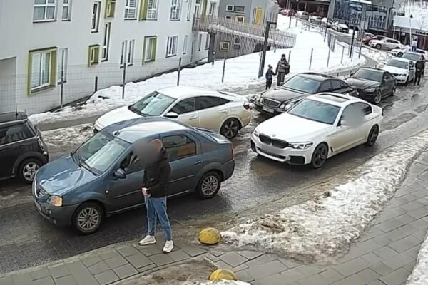 У Львові покарали чоловіка, який облаяв водія за зупинку під час хвилини мовчання