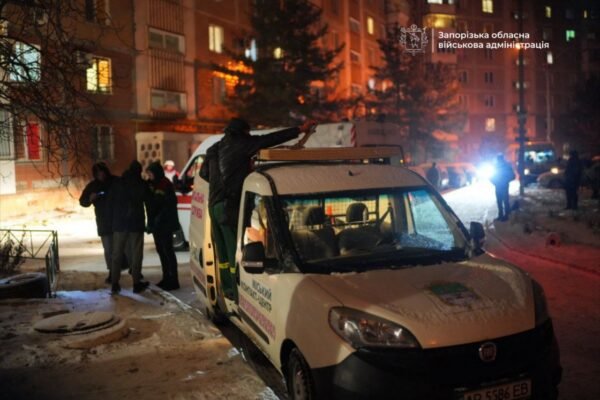 Через вечірній удар по Запоріжжю загинула жінка, поранень зазнали ще семеро людей, в тому числі діти