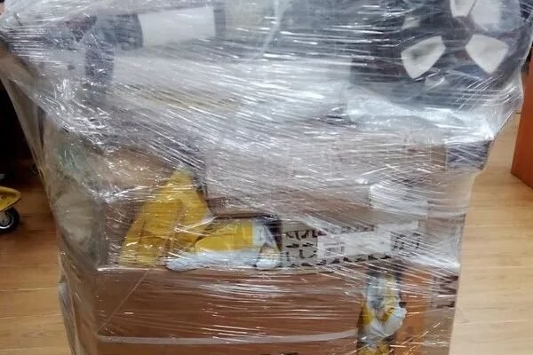 “Укрпошта” у Львові виставила на аукціон лот з сотнею посилок, за якими не прийшли власники