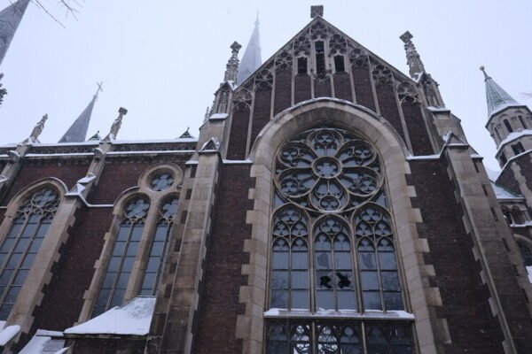 Львів виділить 300 тисяч гривень на відновлення пошкоджених Росією вітражів у храмі святих Ольги та Єлизавети