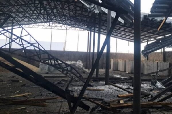 Росіяни завдали ракетного удару по Харкову: Спалахнули автомобілі