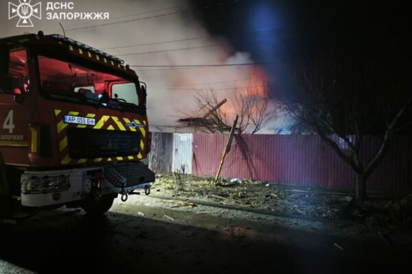 Внаслідок атаки БпЛА на Запоріжжя постраждали люди і горіли будинки