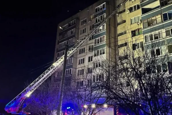 У Кривому Розі чоловік вистрибнув з вікна, коли на плиті загорілася сковорідка