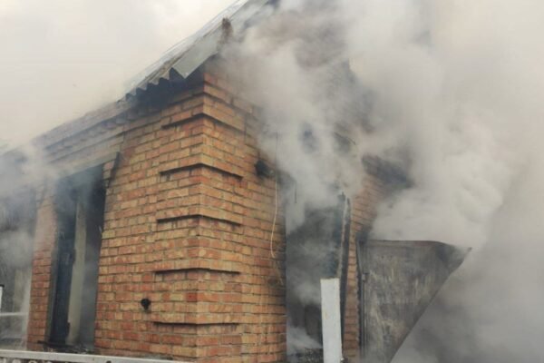 Росіяни вдарили по Дніпропетровщині: Є руйнування і постраждалі