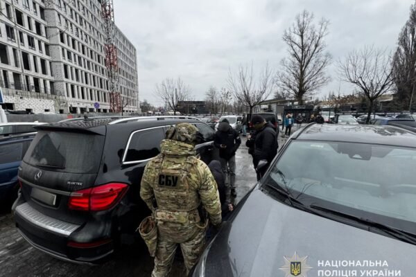 На Дніпропетровщині адвокат «списував» з військового обліку за 7 тисяч доларів