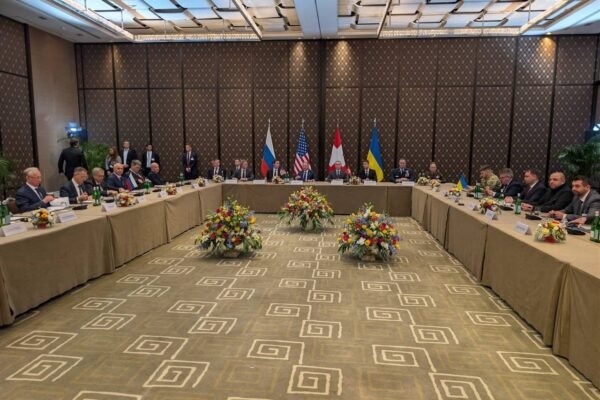 У Женеві розпочалися тристоронні перемовини між Україною, РФ та США