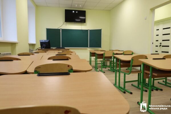 У Миколаєві через негоду школи тимчасово переходять на дистанційне навчання