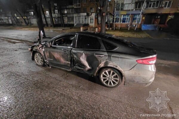 У Кривому Розі водій напідпитку розбив автівку на 95 кварталі
