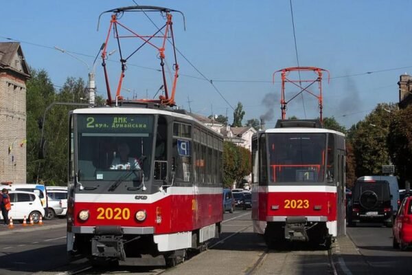 У Кам’янському за 4 мільйони прибиратимуть трамвайні колії від сміття