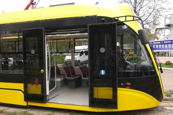 У Дніпрі тестують низькопідлоговий трамвай (ВІДЕО)