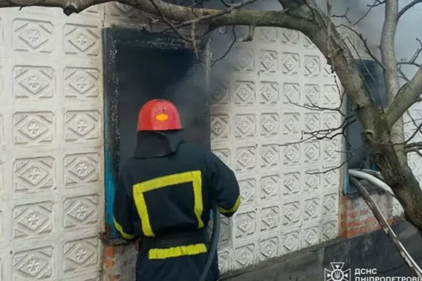 На Дніпропетровщині відкрили два кримінальні провадження через загибель трьох дітей у пожежі
