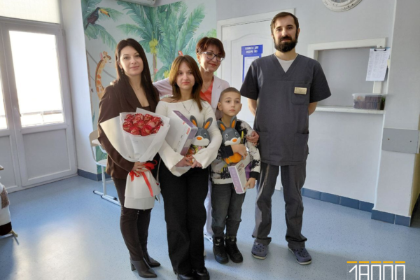 У Черкасах лікарі здійснили першу трансплантацію кісткового мозку дитині