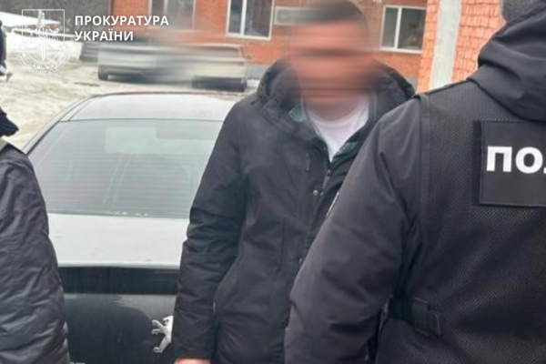 $3 800 за «квиток від армії»: уманського медбрата затримали на хабарі