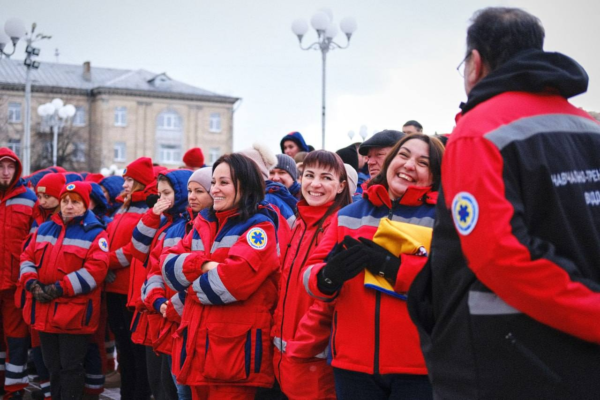 Черкаські медики перетворили премії на чотири бойові автівки для армії